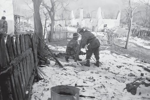 42. Odjeljenje minobacača pratećeg voda 4. bojne zaposjeda paljbene položaje u selu Lončari, 1. siječanj 1992.